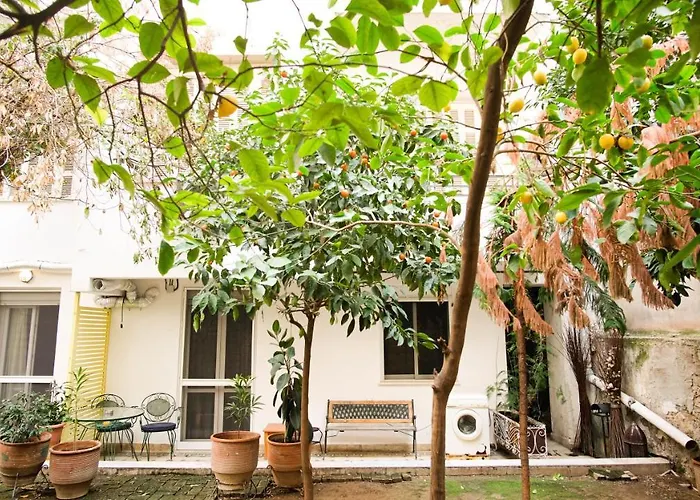 Calm And Cozy Flat With Romantic Garden