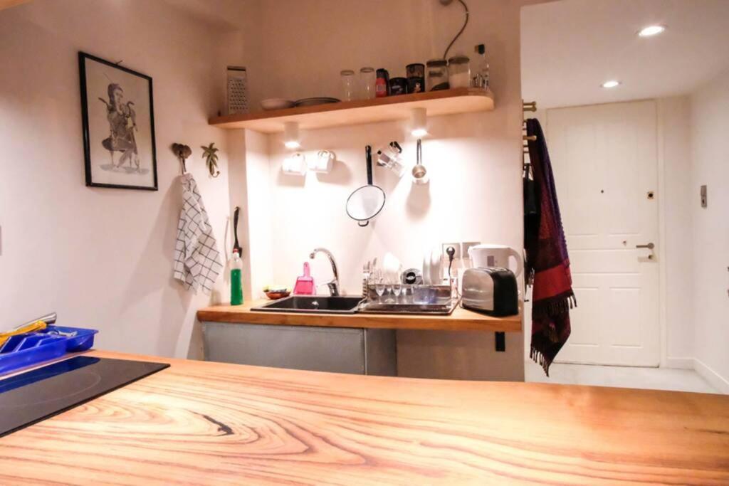 Calm And Cozy Flat With Romantic Garden Apartment Athens